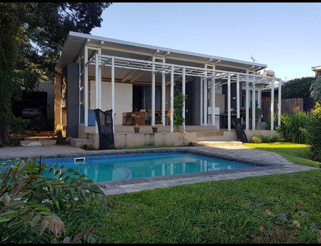 2 BEDROOM HOUSE TO LET IN THE GARDENS